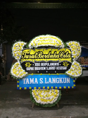 Papan Bunga Duka di Glagah